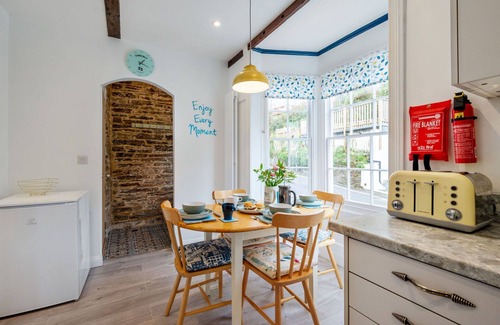 Mevagissey Villa | Inviting Oceanfront Villa for 4 with WIFI and Parking