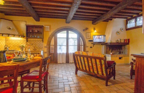 Poggiarello Villa | Inviting Villa with Private Pool, Pet-Friendly & Great Amenities