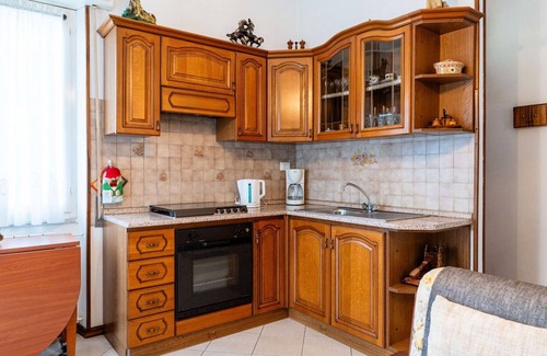 Rossi House | Cozy Private Villa for 4 with Pool and Balcony