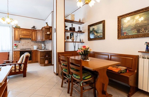 Rossi House | Cozy Private Villa for 4 with Pool and Balcony