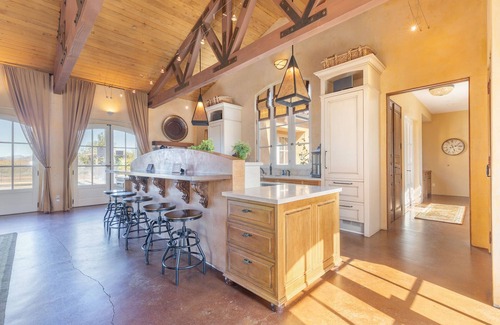 Santa Rosa House | Elegant Villa in Sonoma County with Private Pool & Spa