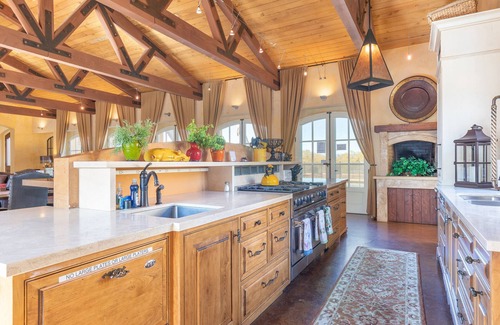 Santa Rosa House | Elegant Villa in Sonoma County with Private Pool & Spa