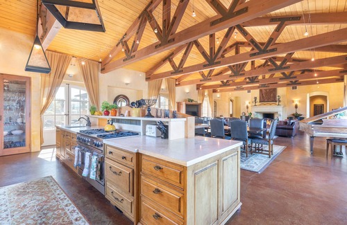 Santa Rosa House | Elegant Villa in Sonoma County with Private Pool & Spa