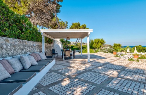 Castro Marina Villa | Elegant Villa with Pool and Sea Access for Unforgettable Stays