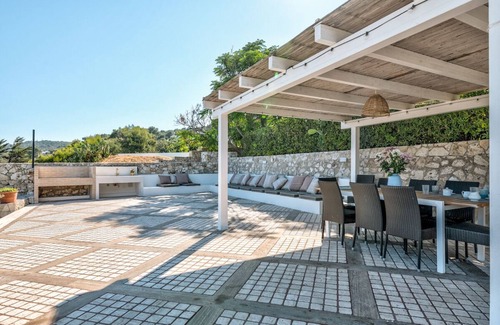 Castro Marina Villa | Elegant Villa with Pool and Sea Access for Unforgettable Stays