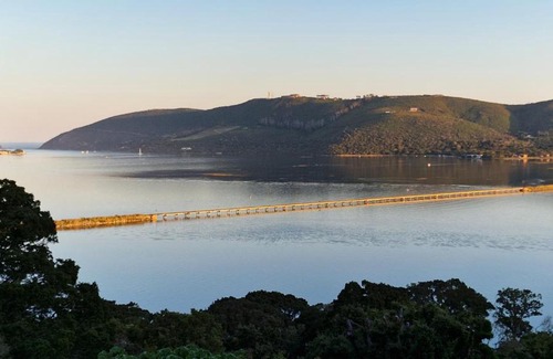 Paradise Apartment | Inviting Villa with Pool & Ocean Views in Knysna