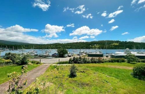 Kettering House | Scenic Waterfront House at Kettering - Family Friendly Retreat