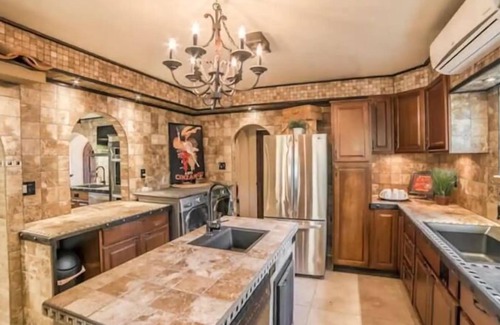 Tacoma Villa | Exceptional Oceanfront Retreat with Chef's Kitchen & Views