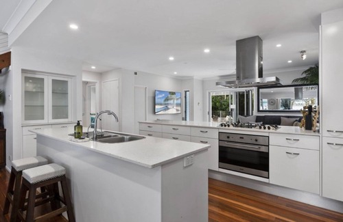Bellara House | Waterfront Retreat with Pool - Sylvan Beach, Rated 9.4/10