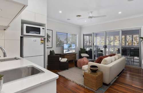 Bellara House | Waterfront Retreat with Pool - Sylvan Beach, Rated 9.4/10