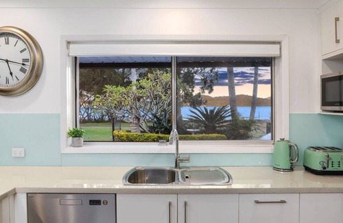 Saratoga House | Idyllic Saratoga: Waterfront Views & 10/10 Guest Rated