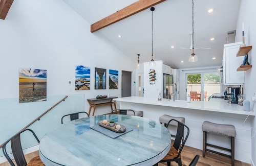 Encinitas House | Oceanfront Retreat with Breathtaking Whitewater Views