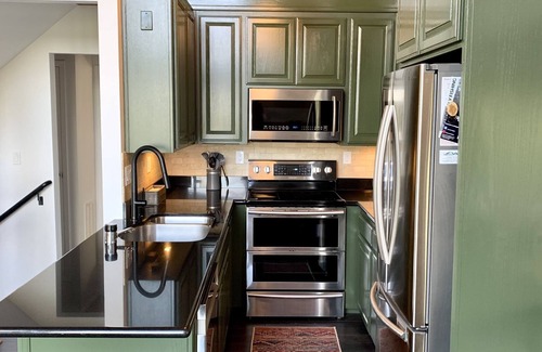 Groveland Ski Chalet | Unforgettable Yosemite Mountain Views with Family-Friendly Amenities