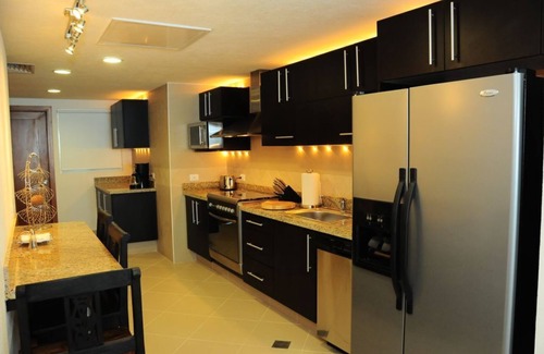 South Hotel Zone Condo | Beachfront Hotel Zone Retreat with Pool and Ocean Views