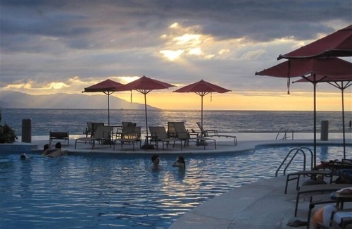 South Hotel Zone Condo | Beachfront Hotel Zone Retreat with Pool and Ocean Views