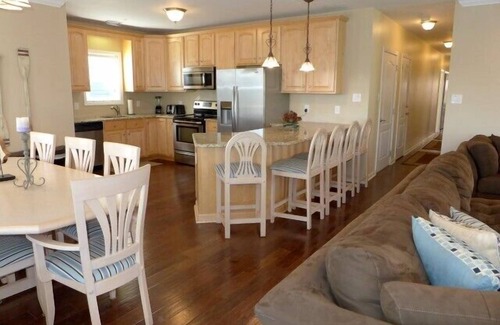 North End Condo | Unmatched Island Escape with Family-Friendly Amenities