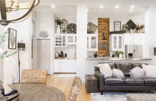 Kaufman Apartment | Stunting Loft in Historic Building