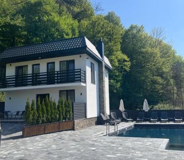 Shaian Hotel | Relaxing Oceanfront Retreat at Stupari with Pool Access