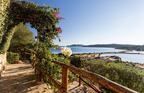 Porto Taverna Apartment | Beautiful Beachside Retreat with Spa and Breakfast Included