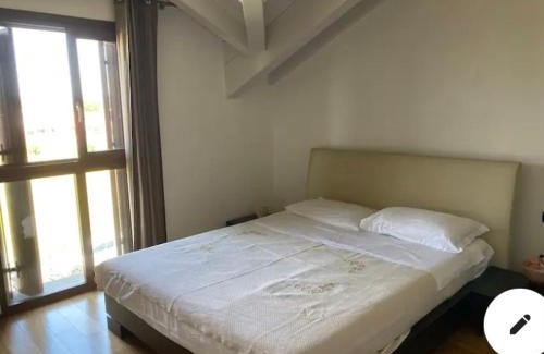 Mozzo Apartment | Highly Rated Stupendo Appartamento with Family-Friendly Amenities