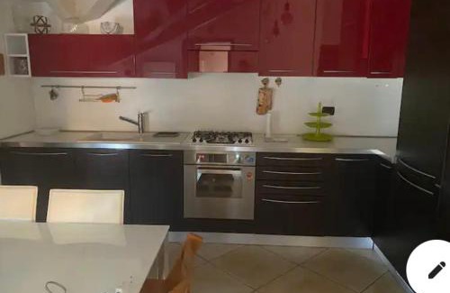 Mozzo Apartment | Highly Rated Stupendo Appartamento with Family-Friendly Amenities