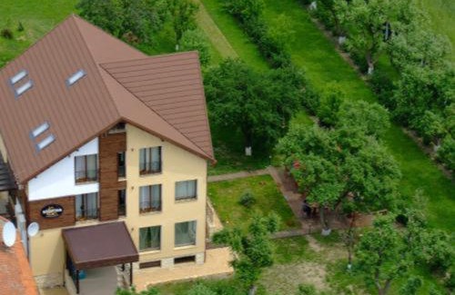 Brasov House | Discover Stupina: Guest Rated 9.6 with Family-Friendly Amenities