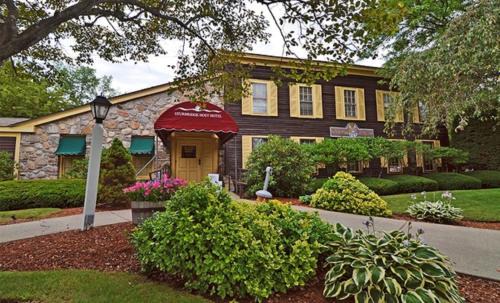 Sturbridge Hotel | Relax at Sturbridge Host Hotel with Ocean View & Pool Access