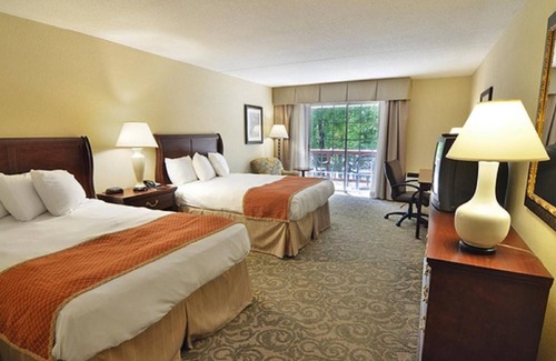 Sturbridge Resort | Comfortable Sturbridge Host Hotel with Pool & Spa Access