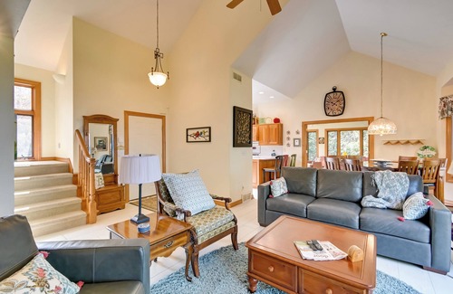 Sturgeon Bay House | Waterfront Retreat in Sturgeon Bay with Spa and Breakfast