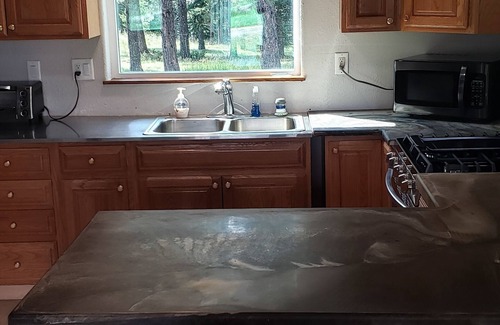 Roubaix Cabin | Sturgis rally rental available Cozy 1-bedroom 1 bath cabin in Nemo