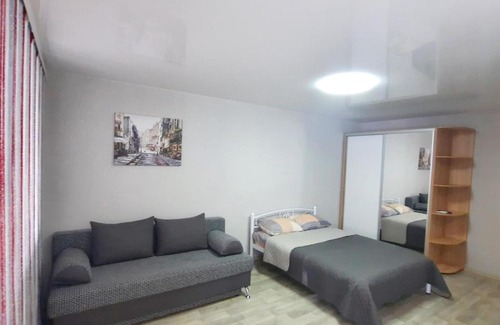 Kramatorsk Apartment | Premium Stusa Apartment: Family-Friendly with Breakfast