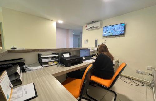 Tabuan Jaya Hotel | Budget-Friendly Stay at OYO 90789 Stutong Point with Breakfast
