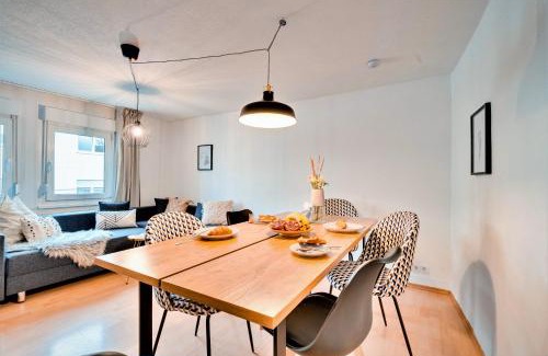 Cannstatt-Mitte Apartment | Top Stuttgart Location: Family-Friendly 4-Room Getaway