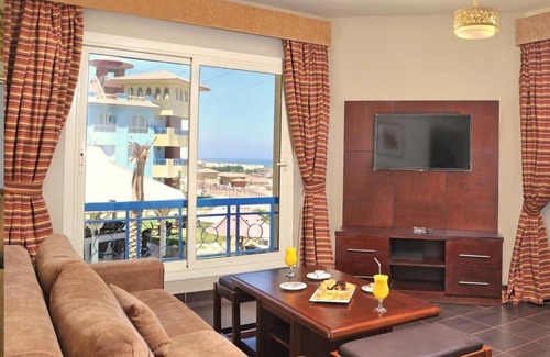 Zafarana Apartment | Family Studio at Porto South Beach with Pool & Ocean Views