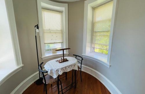 Elkins Park Apartment | Family-Friendly 2 Bedroom Apartment for Memorable Stays