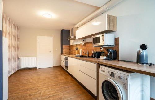 Neubeckum Apartment | Stylische große 5-Zimmerwohnung-WLAN-Free Parking-
