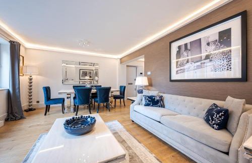 Knightsbridge Apartment | Flat 8: Family-Friendly Retreat with Pet Amenities