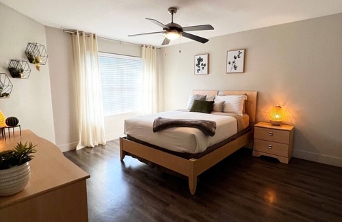 Parker Lane Apartment | Stylish 1-Bed Apartment with Pool Near Downtown & Airport