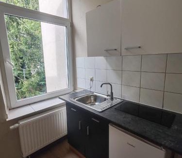 Nordviertel Apartment | Stylish 1-Bedroom Apartment for Rent - Central Essen Location