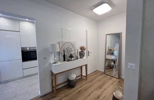 Klybeck Apartment | Stylish 1-Bedroom Condo with Kitchen Near Exhibition Square