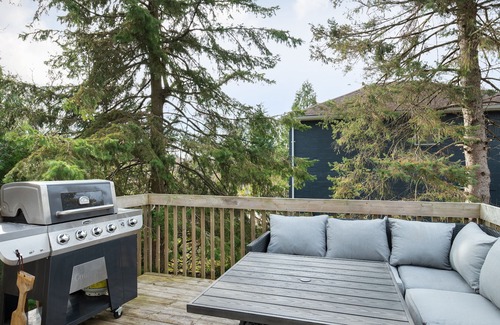 Newmarket House | Stylish 1-Bedroom Home in the Heart of Newmarket