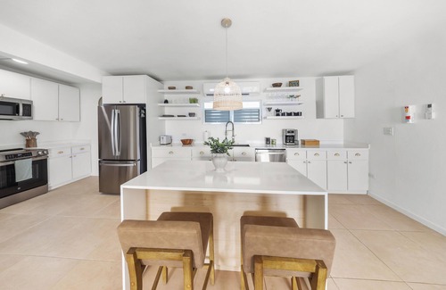 Camino Nuevo House | Stylish 1 BR 1 BA w/View & Pool