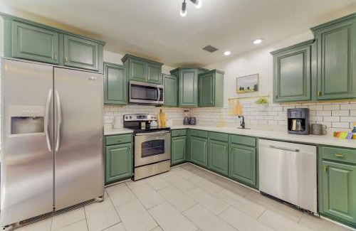 Earlewood House | Modern 1 BR Apartment Near ZOO and USC Fort Jackson