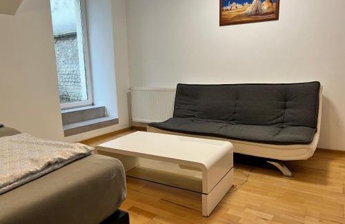 Stuwerviertel Apartment | Stylish 1BR Apartment in a Central Location