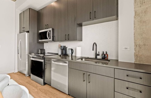 Channel District Apartment | Stylish 1BR in Heart of Channelside