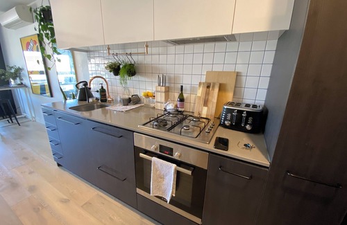 Fitzroy Apartment | Stylish 1BR in the heart of Trendy Fitzroy