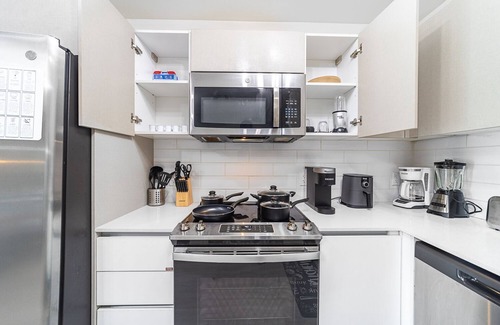 Ojus Apartment | Modern 1BR Loft with Ocean View in Aventura's Heart