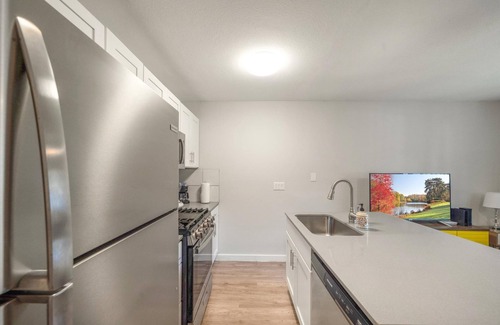 Brentwood Apartment | Stylish 1BR Near UT with Breakfast & Family-Friendly Vibes