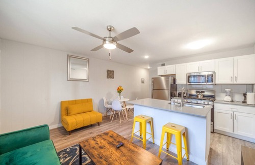 Brentwood Apartment | Budget-Friendly 1BR Retreat Near UT with Breakfast