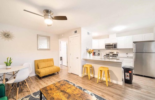 Highland Apartment | Chic 1BR Retreat Near UT with Breakfast & Family Perks
